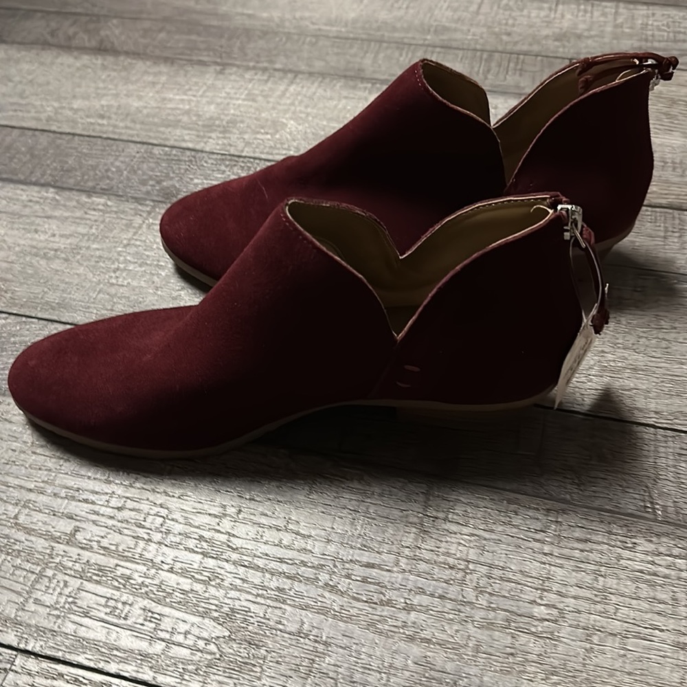 Boots - Picture 2 of 6